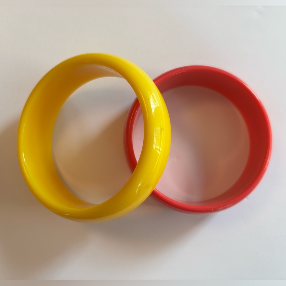 1970s Vintage Bright Yellow and Hot Pink Plastic Bangle Bracelets